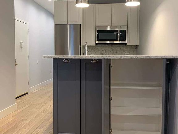 4th image of 285 Bleecker St APT 1