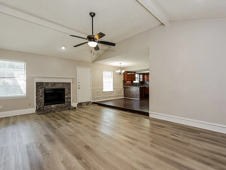 1224 Nicole Way — Photo 3