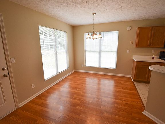 3rd image of 8495 Misty Creek Cir