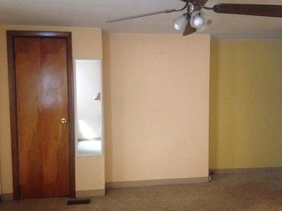"You Look Fabulous" BedRoom Mirror & Decent Sized Closet