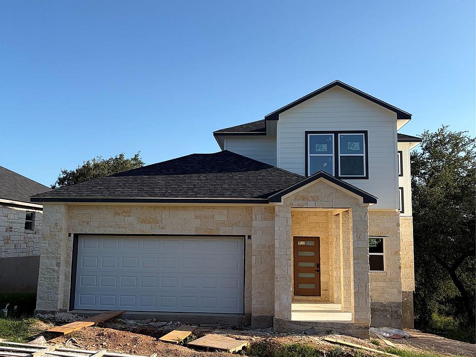 2nd image of 116 E Wildflower Blvd