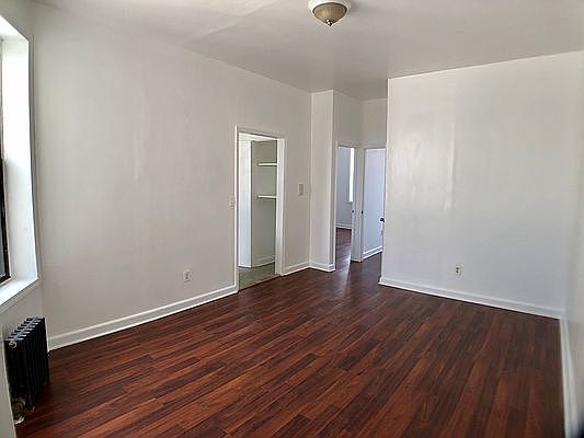 1st image of 1672 E 13th St