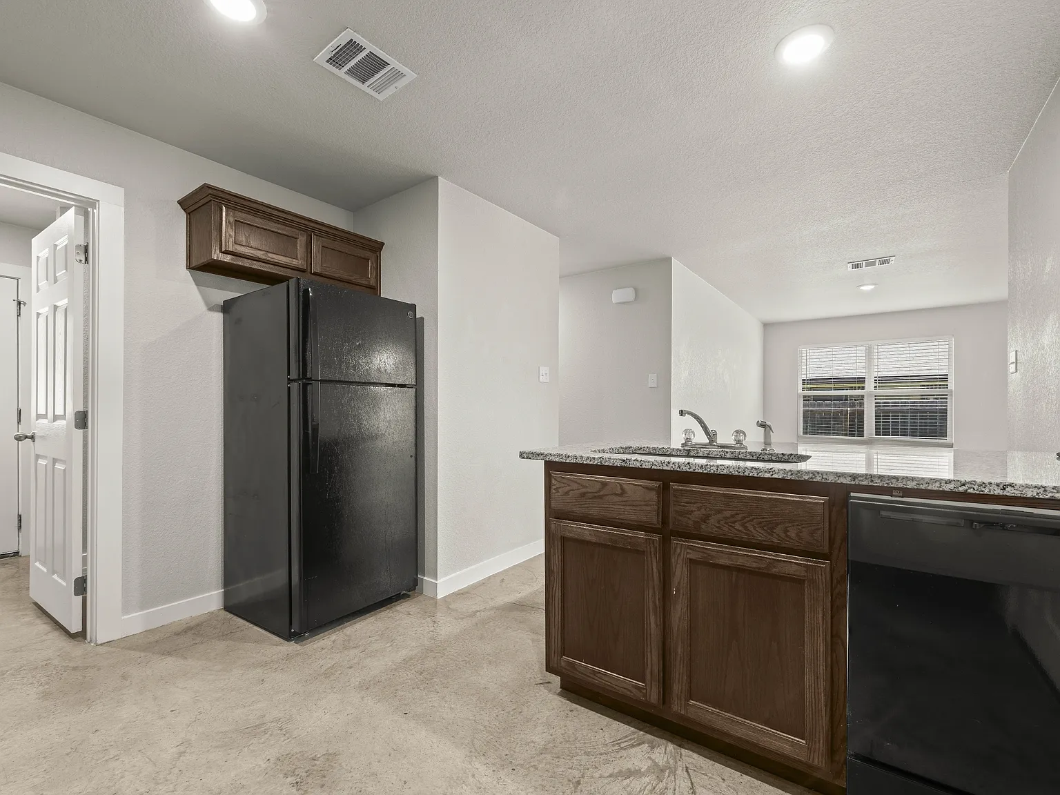 1415 Shoshoni Trail - B — Photo 3