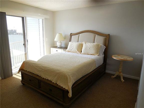 5th image of 610 Island Way APT 602