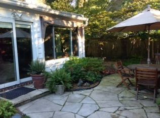 911 8th St, Wilmette, IL