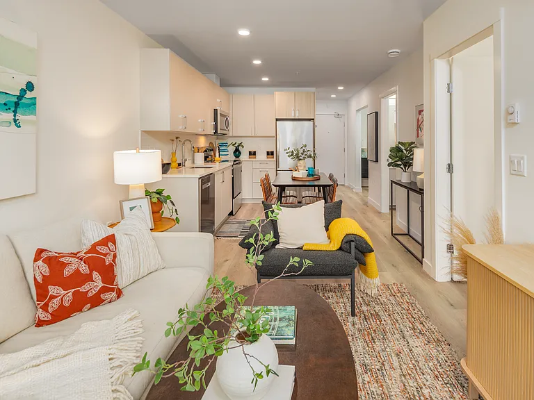 750 Robinson St — Photo 29