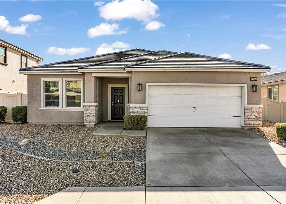 1st image of 16604 Desert Lily St