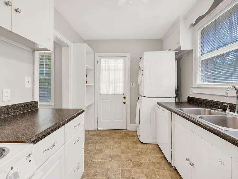318 Woodrow St #318 — Photo 13