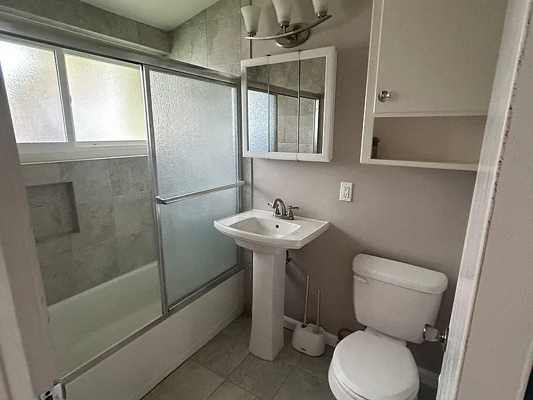 6666 Delco Ave — Photo 10