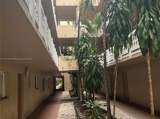 17000 NW 67th Ave APT 137, Hialeah, FL 33015