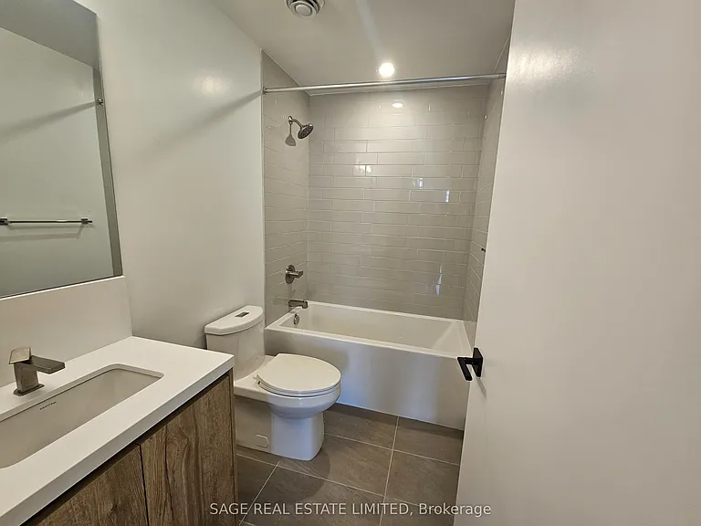 319 Jarvis St #503 — Photo 6