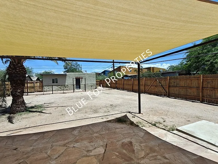619 S Highland Ave — Photo 43