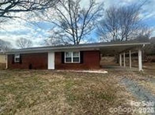 150 Greenfield Dr, Forest City, NC 28043