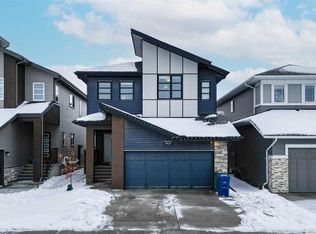 1425 E Chinook Gate Gln SW, Airdrie, AB T4B 5J2
