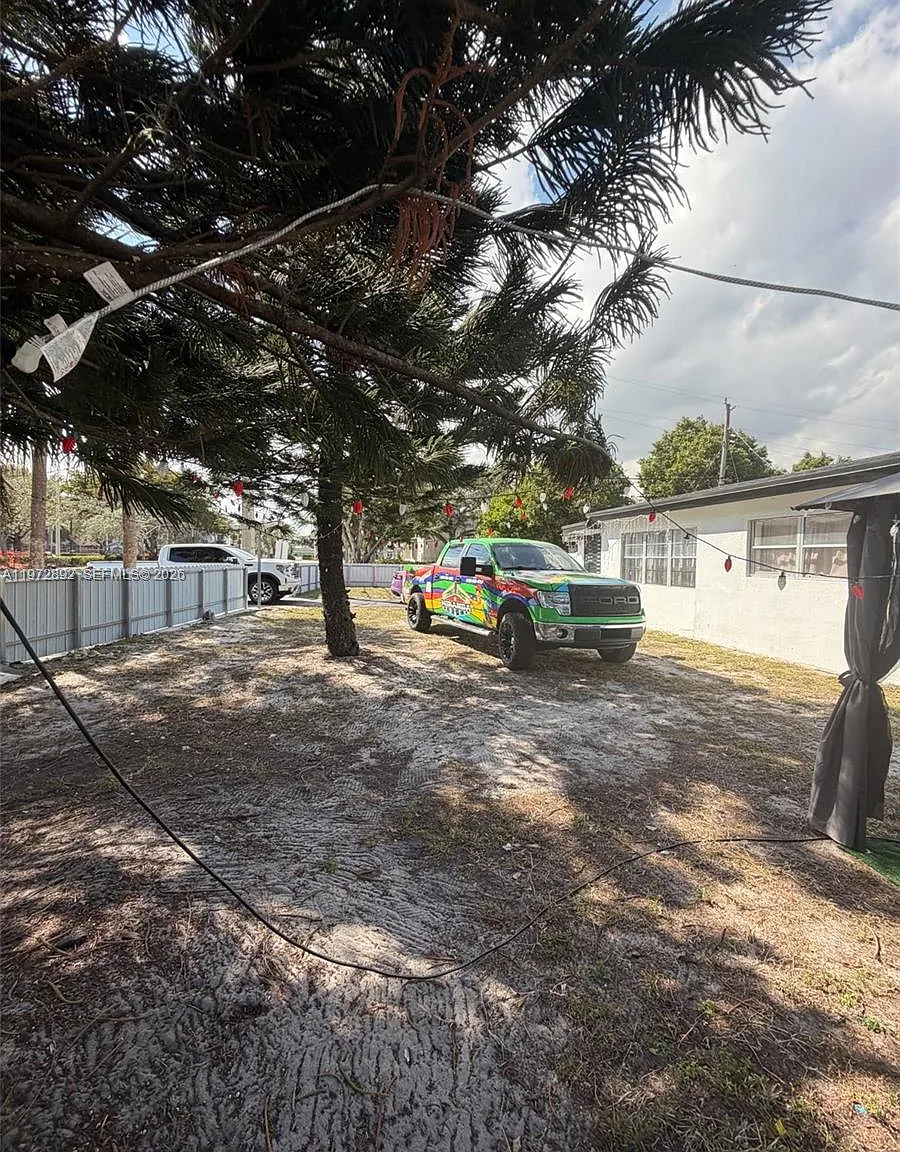 Broward Estates Sec 2 — Photo 4