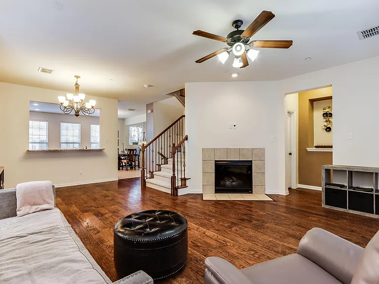 Open Concept living w balcony and powder room