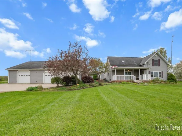8022 E Vernon Rd, Rosebush, MI 48878