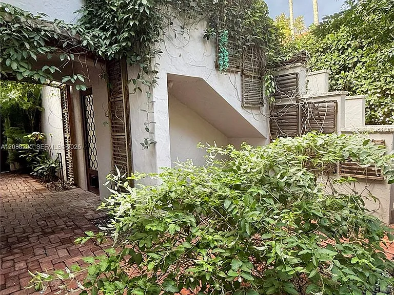 455 Amalfi Ave — Photo 31