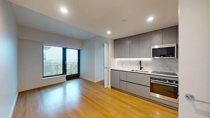 Rented by Bond New York | media 306