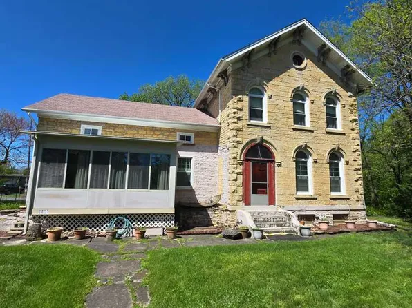 1401 Collins St, Joliet, IL 60432