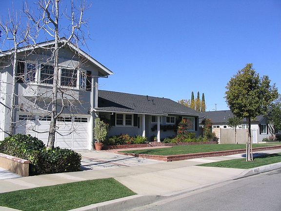 Front Elevation: N-W