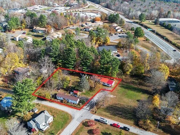 91 Pleasant Street, Winthrop, ME 04364