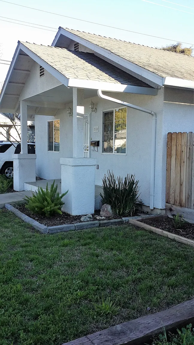 310 Davis St photo 1