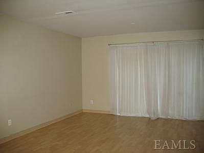 4th image of 32 Sharon Lynn Blvd #32
