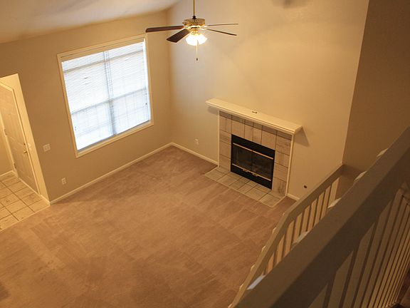 Living Room/vaulted ceiling
