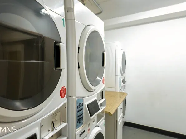 194 Vernon Avenue image 20 of 23