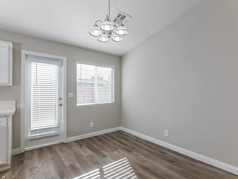 2037 Madica Ave — Photo 7