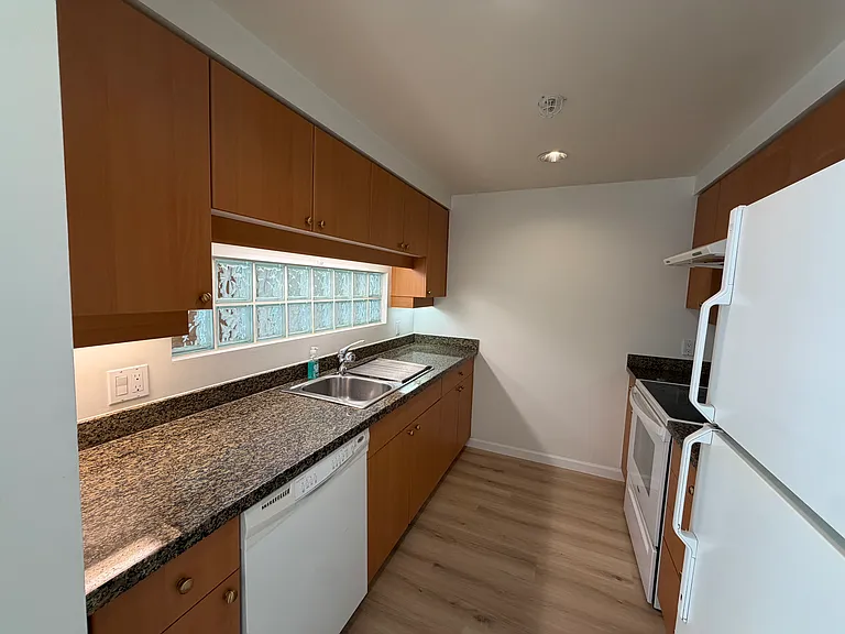 1288 Marinaside Cres #120 — Photo 8