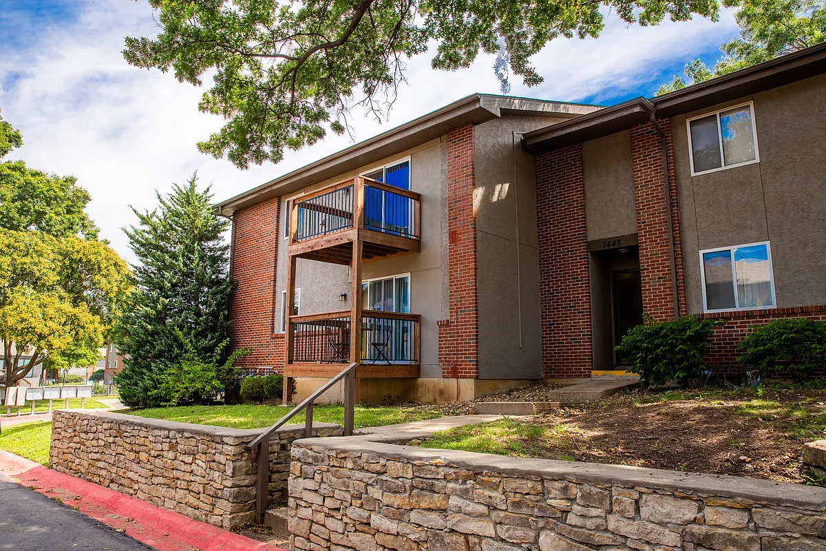 Building Photo - Westbrooke Glen