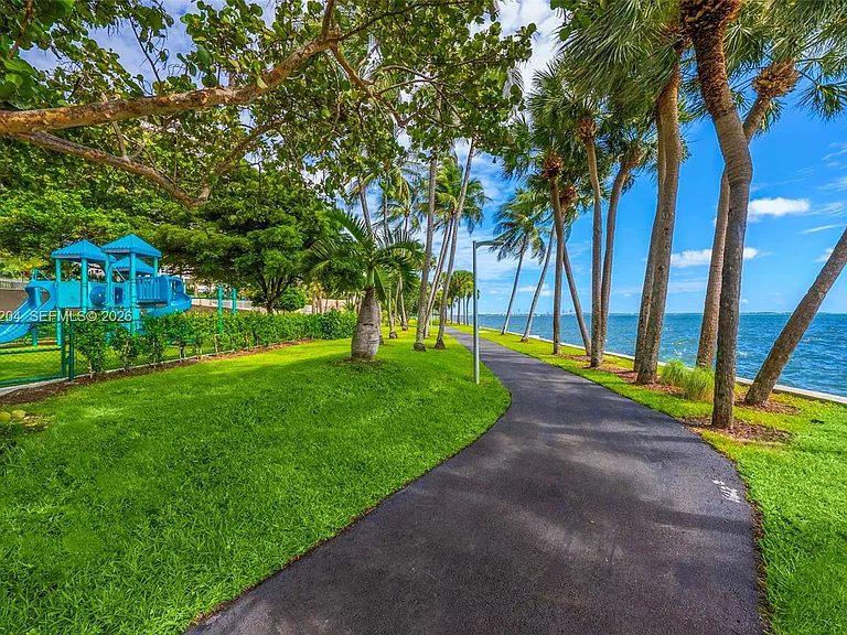 3 Grove Isle Dr #C605 — Photo 30