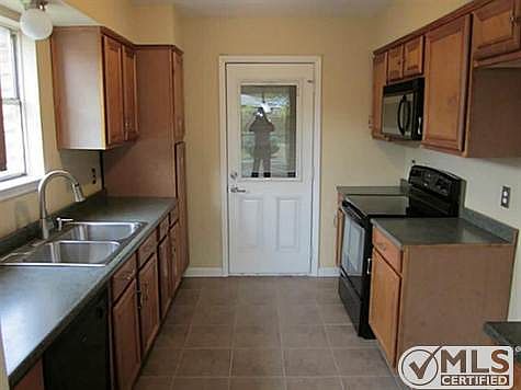 4th image of 1441 Monica Ln