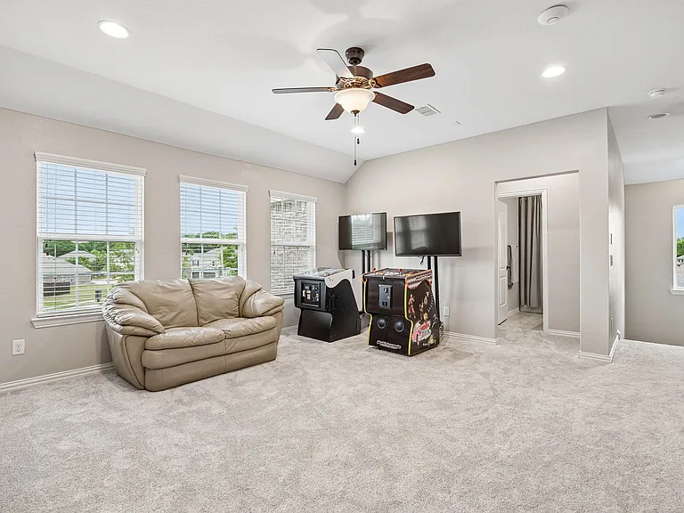 2200 Mountain Creek Ct — Photo 41
