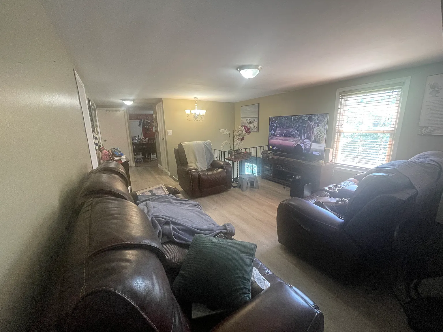 3 bed, 800 sqft, $2,600 — Photo 2