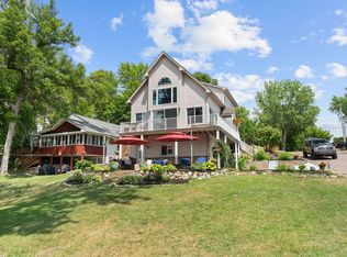 13530 Norelius Ln, Lindstrom, MN 55045