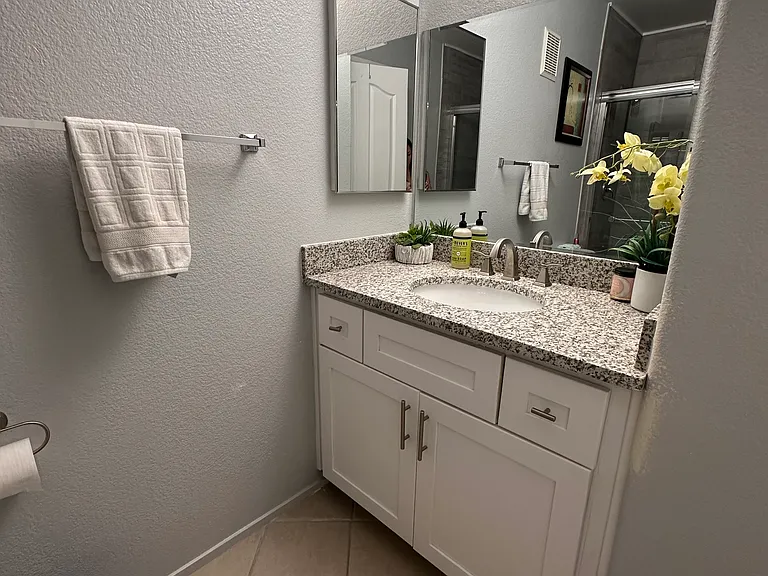 Share bathroom for 2 tenants