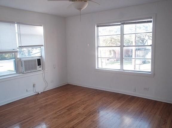 3rd image of 4407 Stanford St #1/2