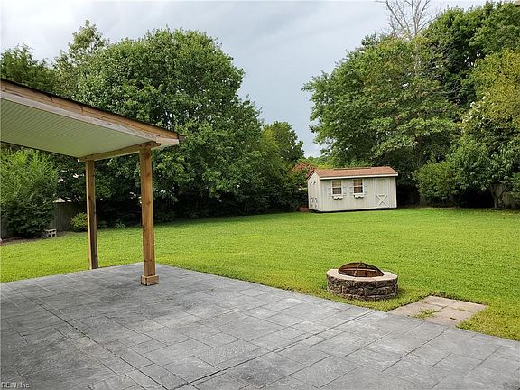 5th image of 2124 Hedgelawn Way