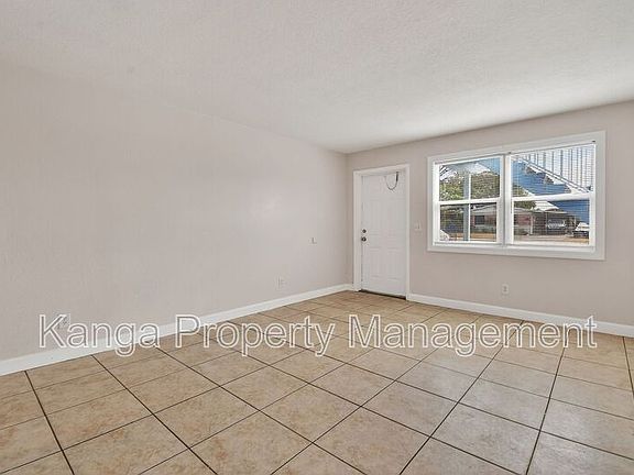 5th image of 1618 W 26th Ct APT B