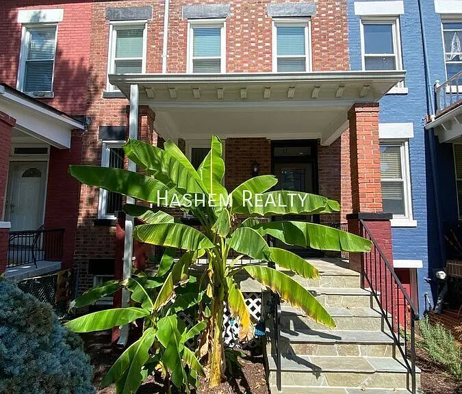 615 Lamont St NW — Photo 1