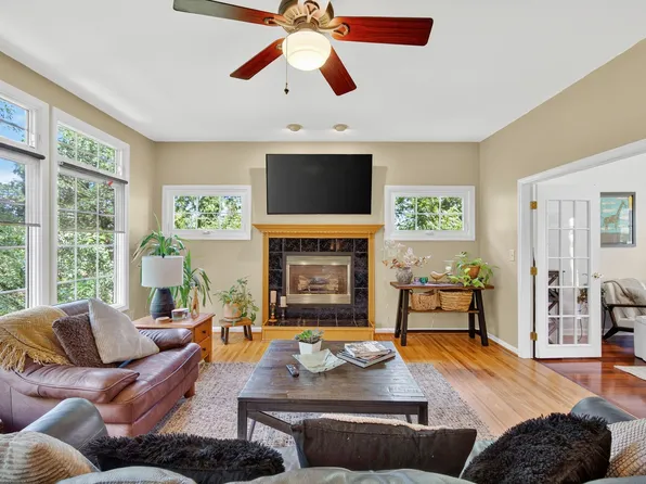 5379 94th Ln, Norwalk, IA 50211