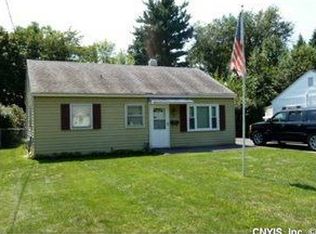 34 Waterbury Dr, North Syracuse, NY 13212