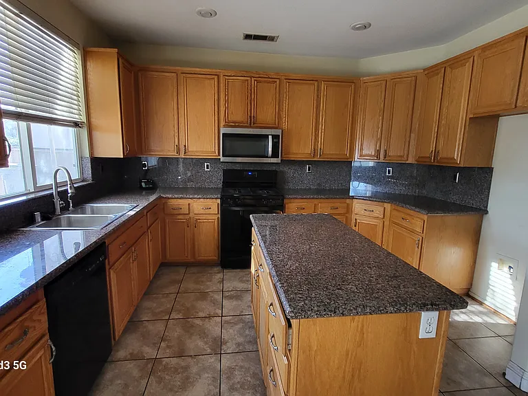 38041 Augusta Dr — Photo 6