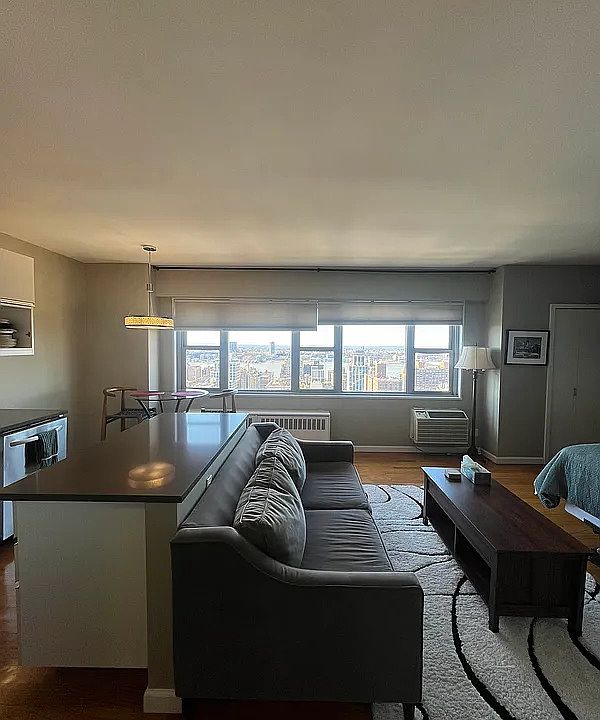 1st image of 100 W 93rd St APT 30E