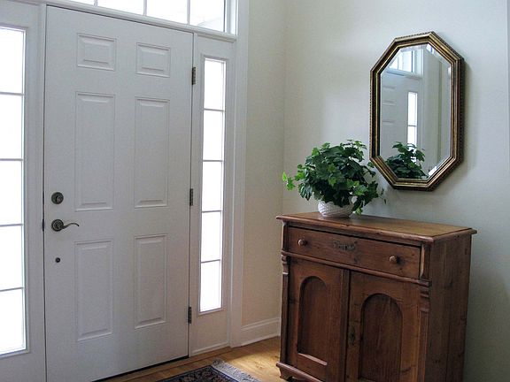 First floor ceilings are 9' 