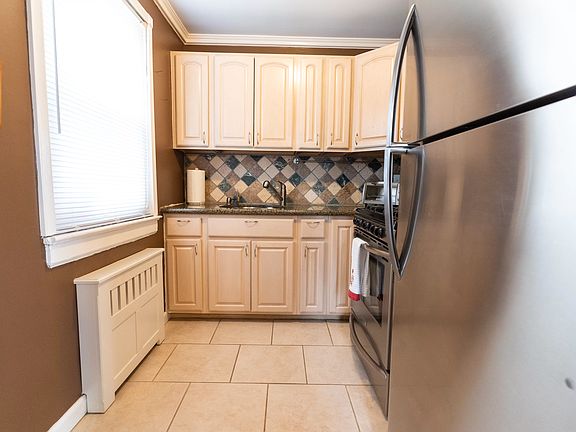 3rd image of 224-63 Kingsbury Ave #A