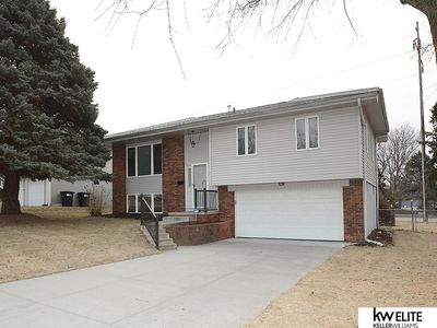9733 Yates St, Omaha, NE, 68134